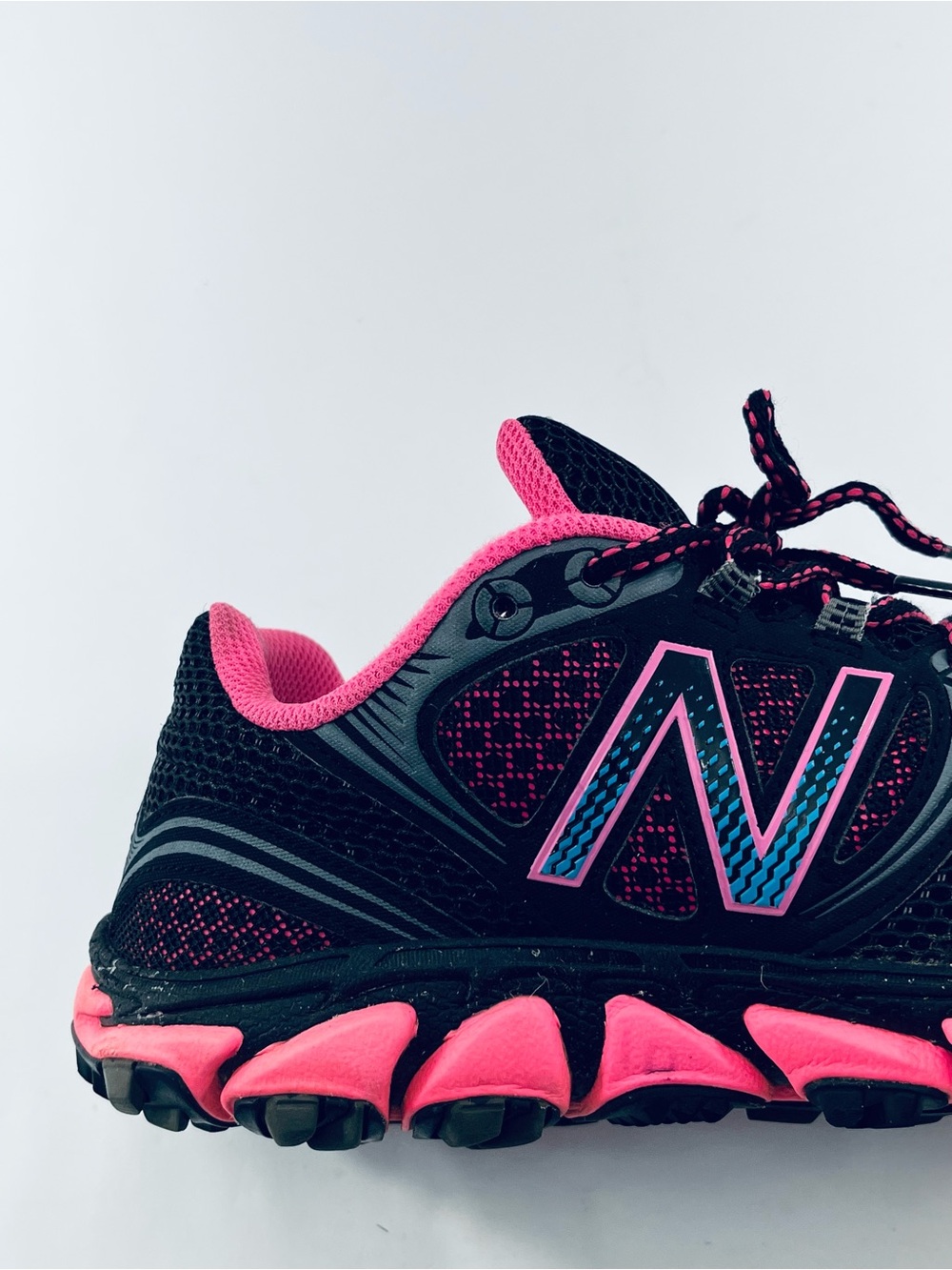 New Balance #WT810BP3 Women's Size:10 Black Pink All Terrain Running Shoes - Picture 12 of 15